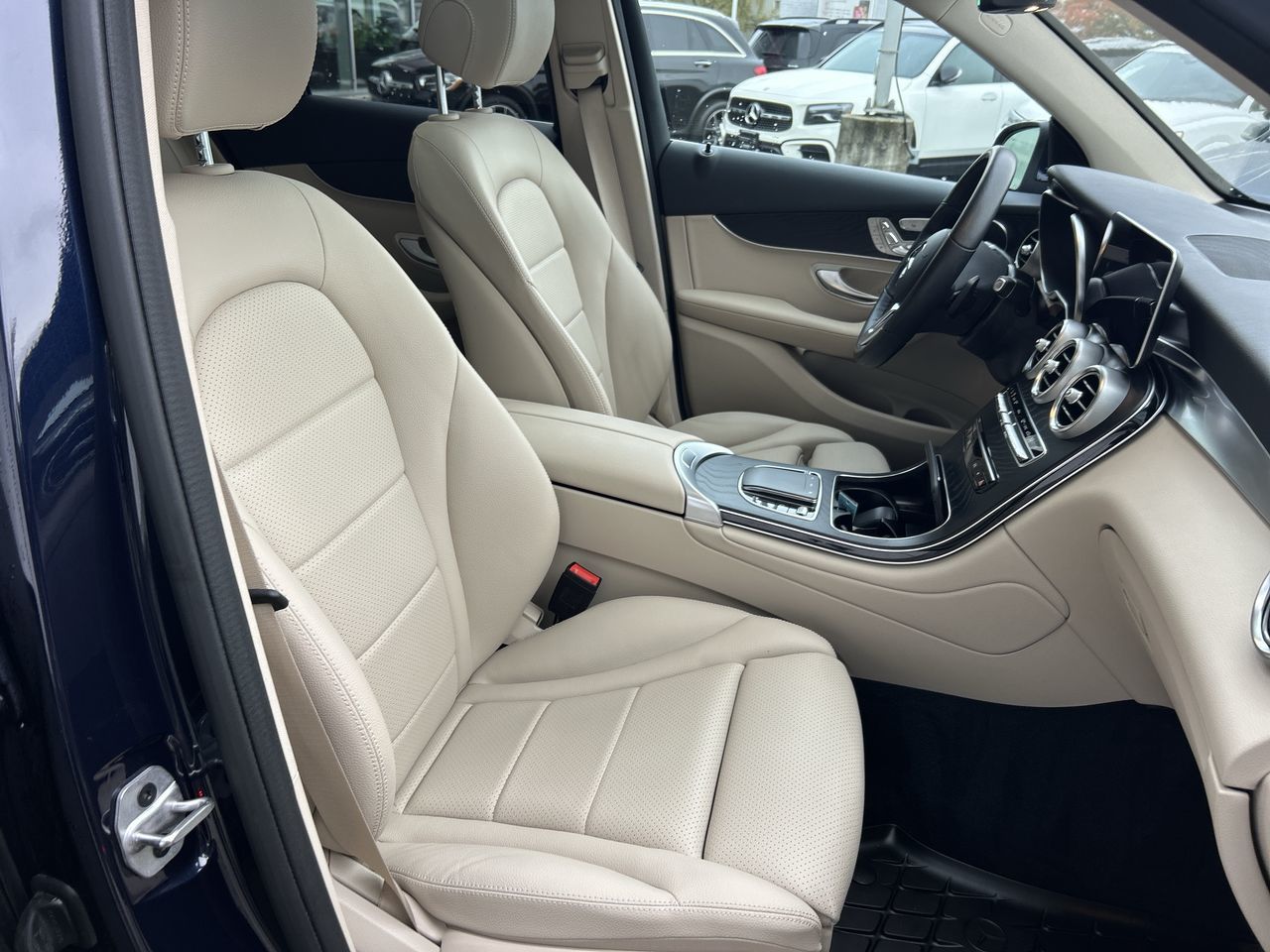 2022 Mercedes-Benz GLC300