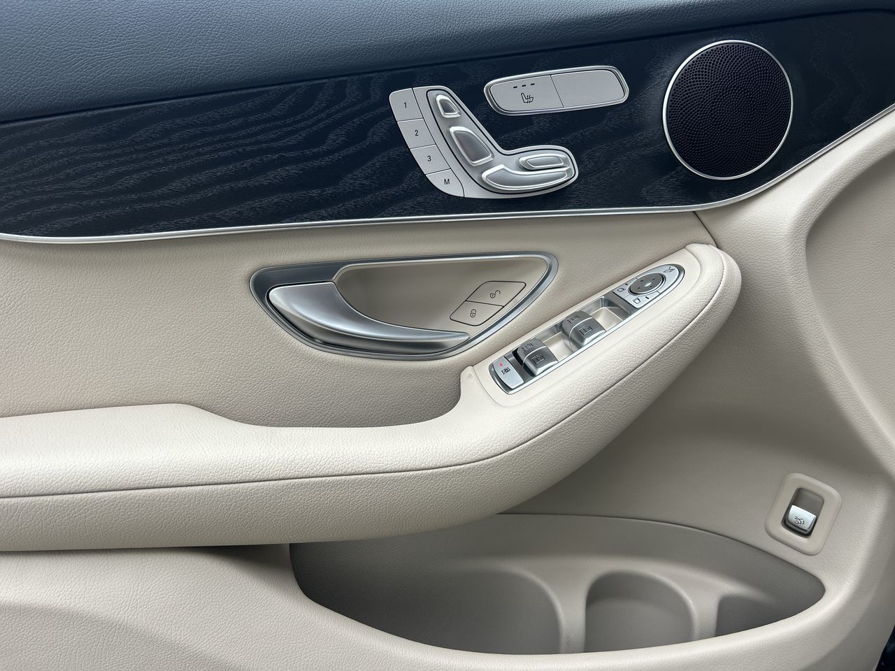 2022 Mercedes-Benz GLC300