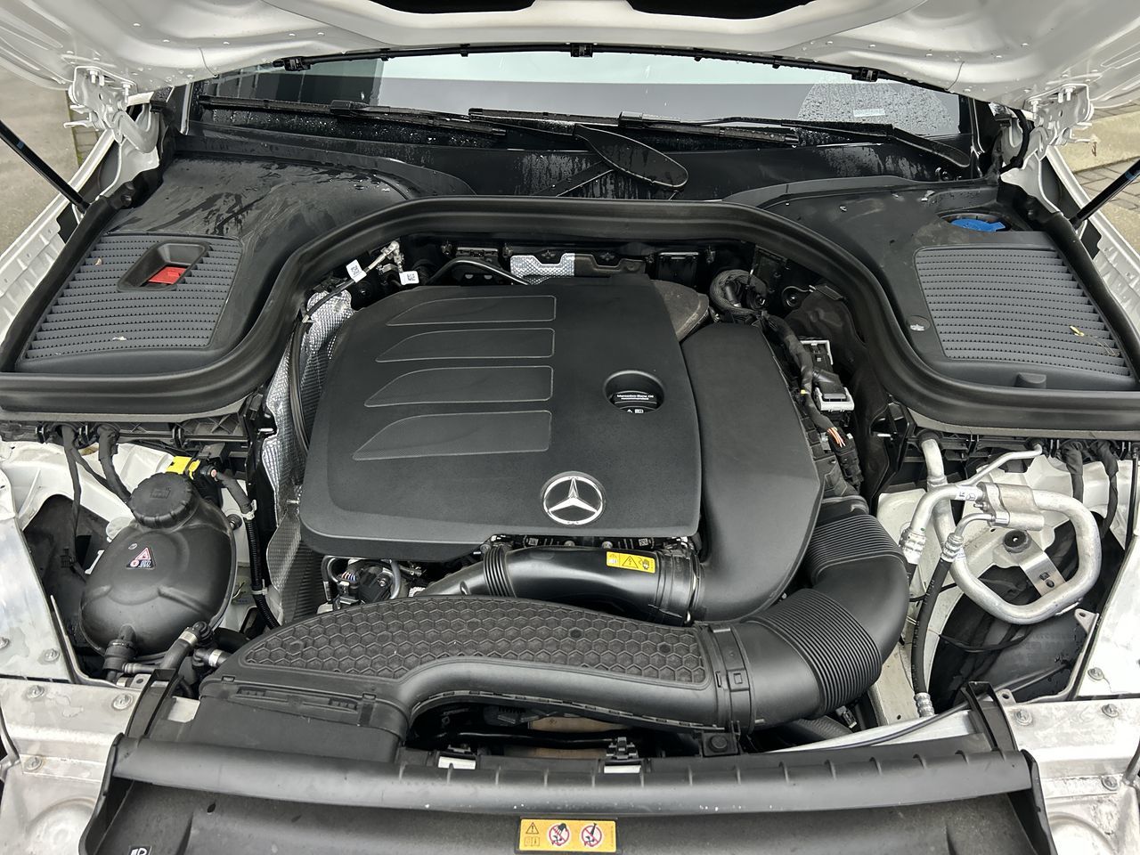 Mercedes-Benz GLC300  2022 à Vancouver, Colombie-Britannique