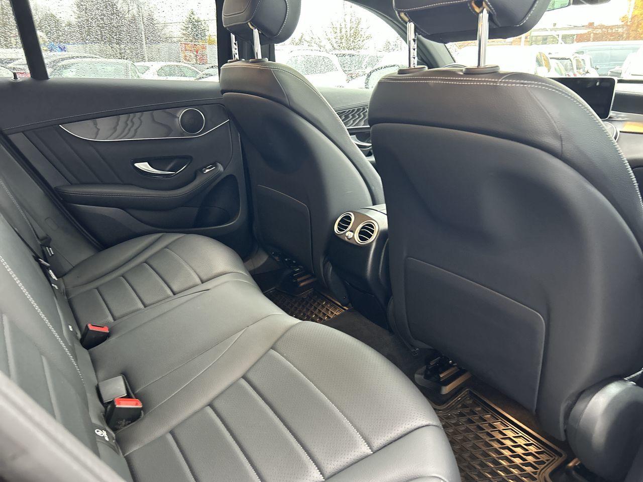 Mercedes-Benz GLC300  2022 à Vancouver, Colombie-Britannique