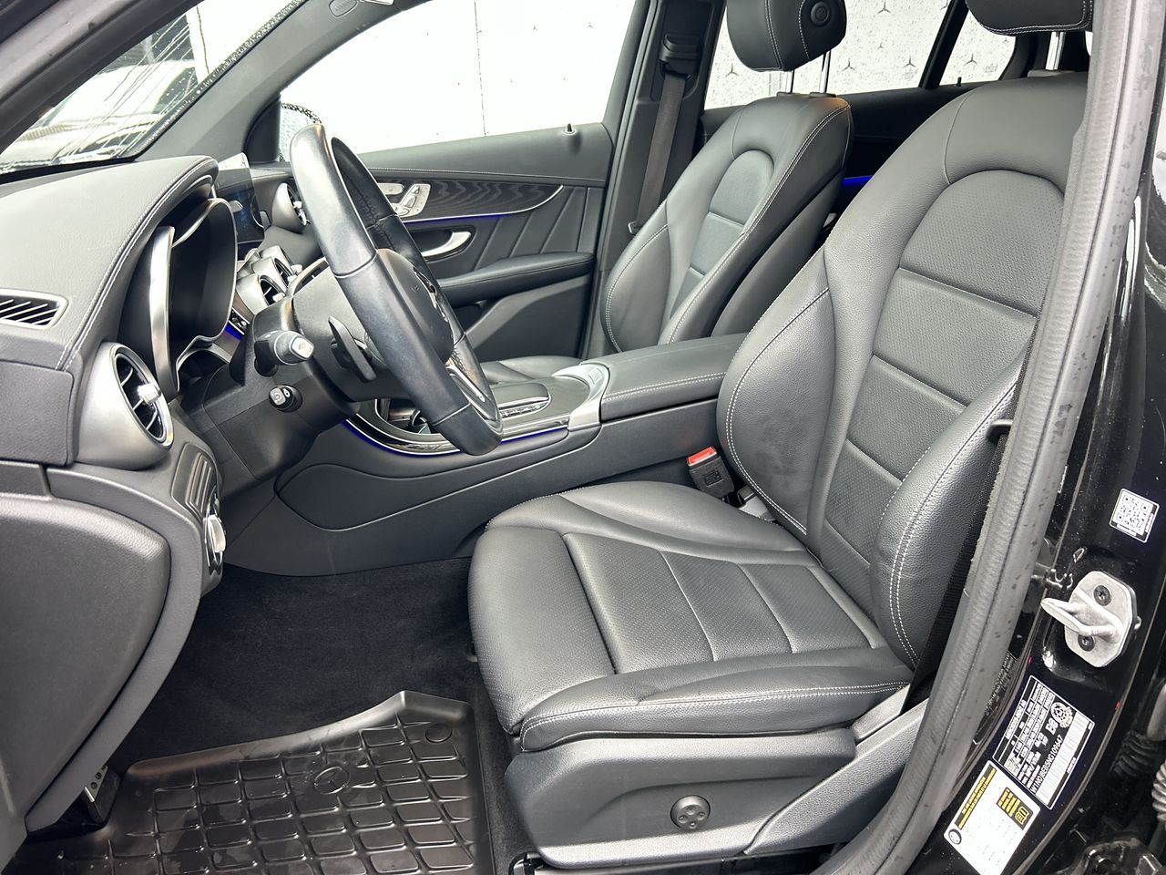 Mercedes-Benz GLC300  2022 à Vancouver, Colombie-Britannique