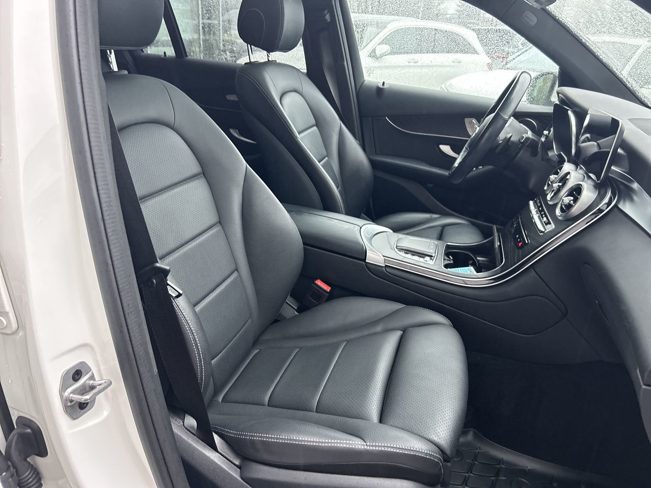 Mercedes-Benz GLC300  2022 à Vancouver, Colombie-Britannique