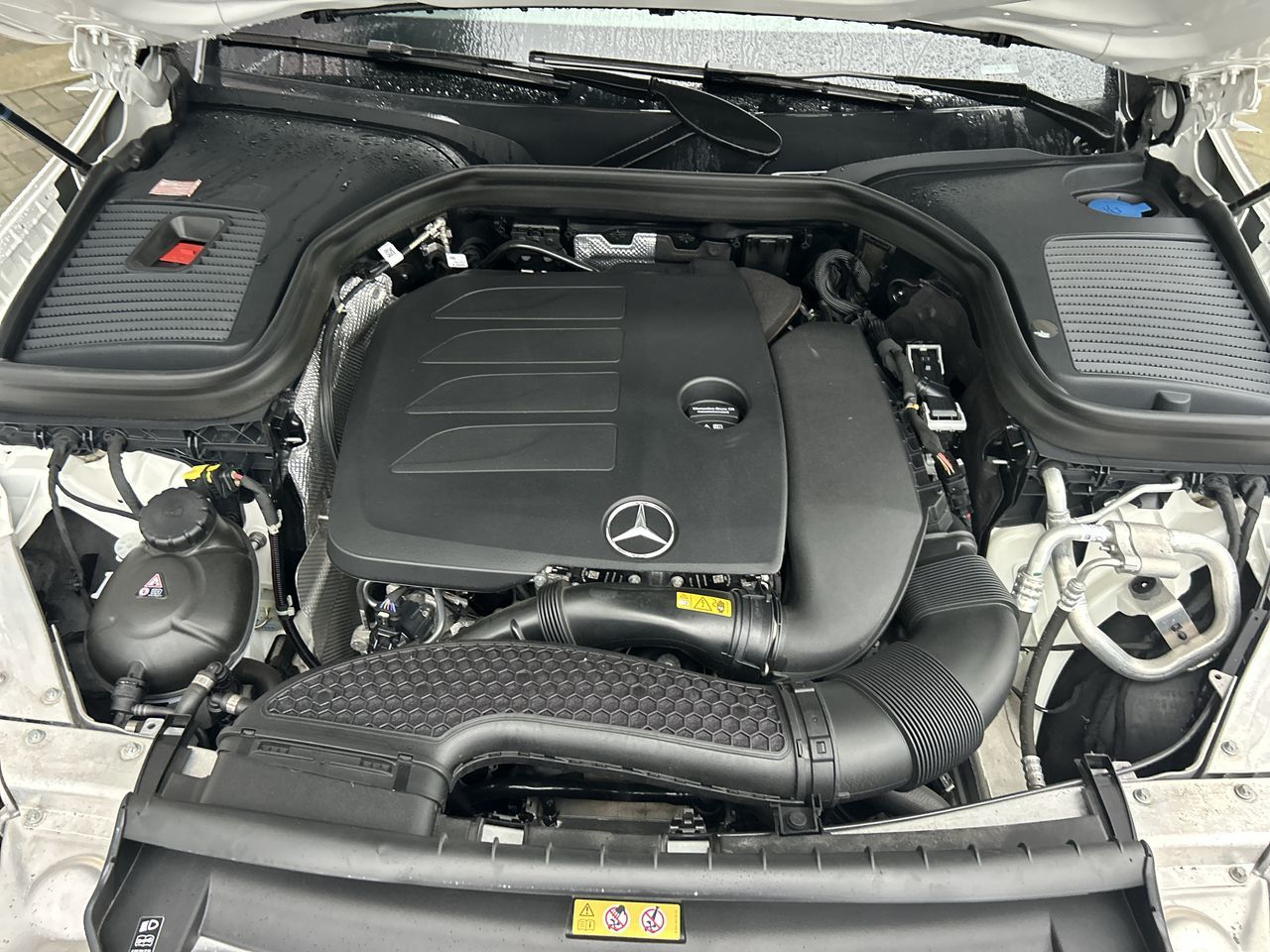 Mercedes-Benz GLC300  2022 à Vancouver, Colombie-Britannique