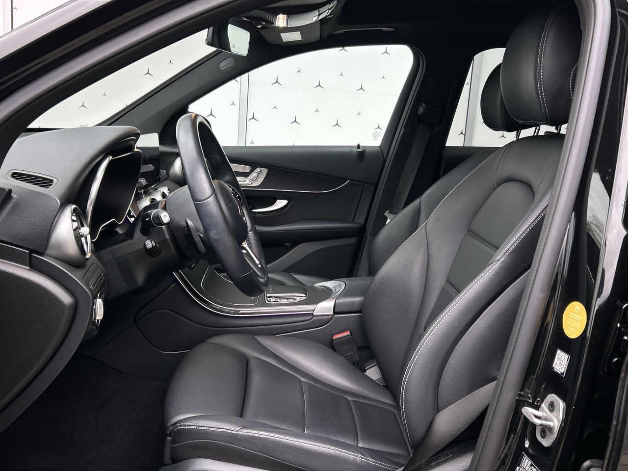 2022  GLC300