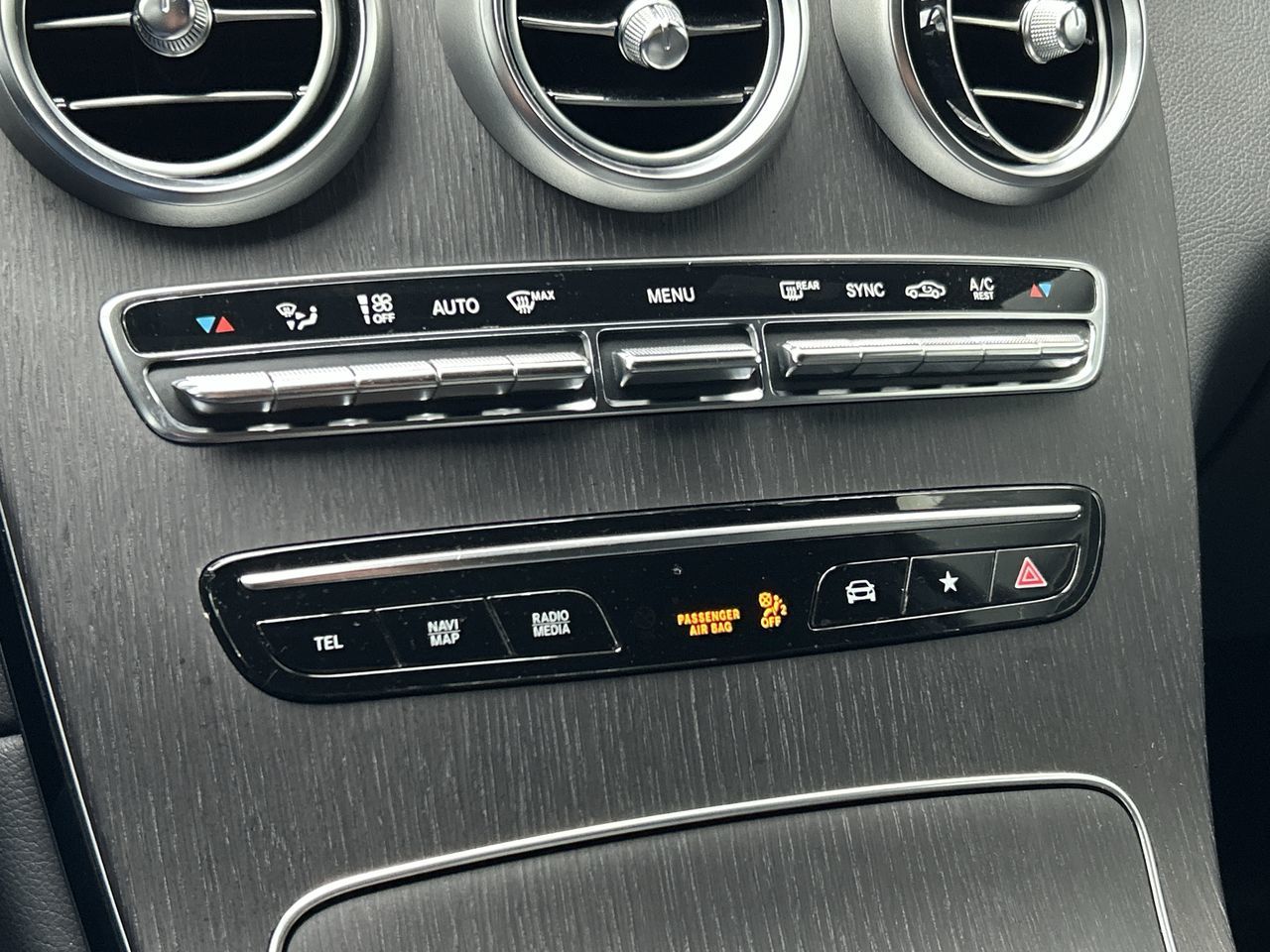 2022  GLC300