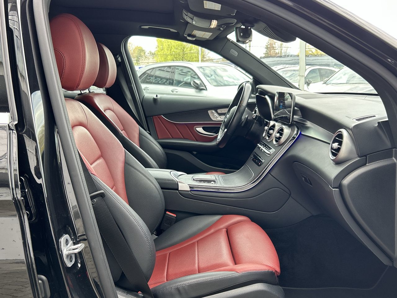 2022  GLC300