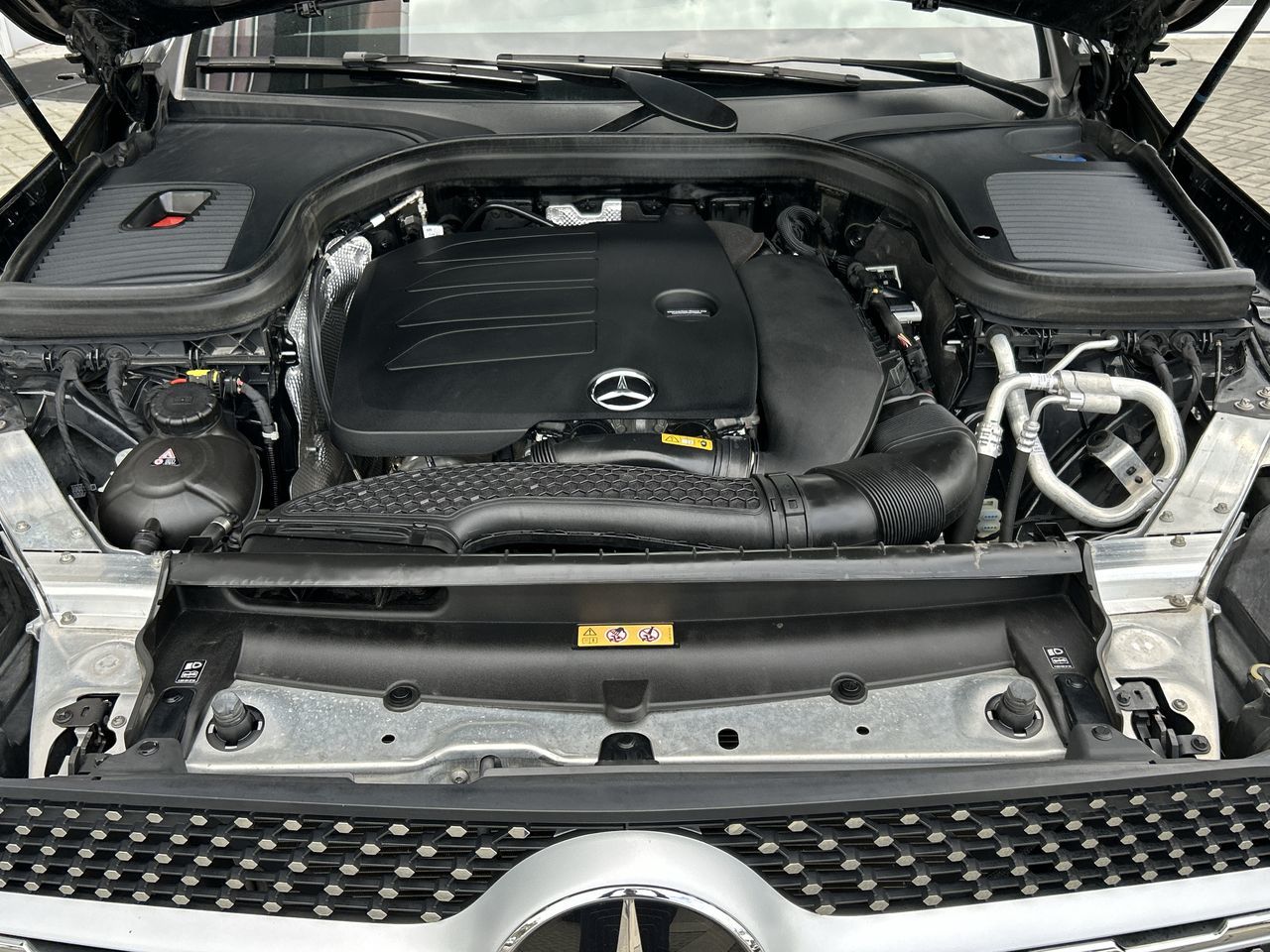 2022  GLC300