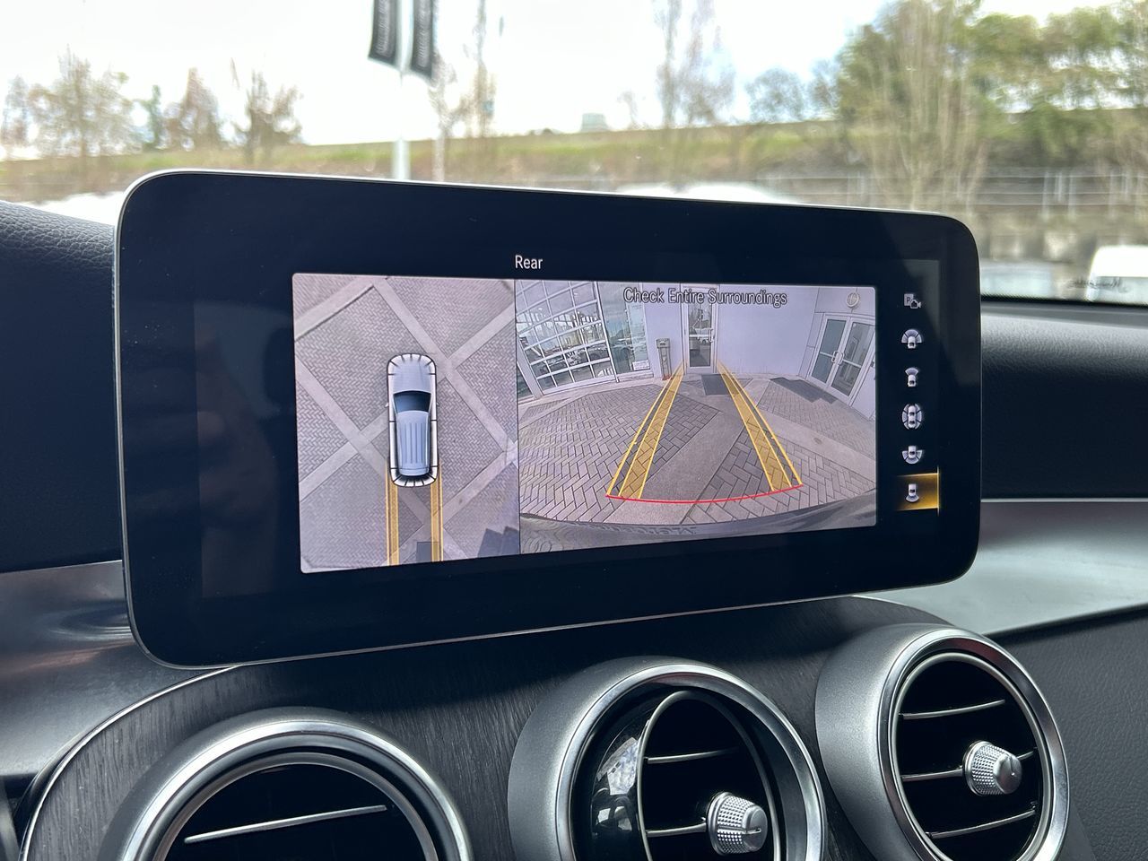 2022  GLC300