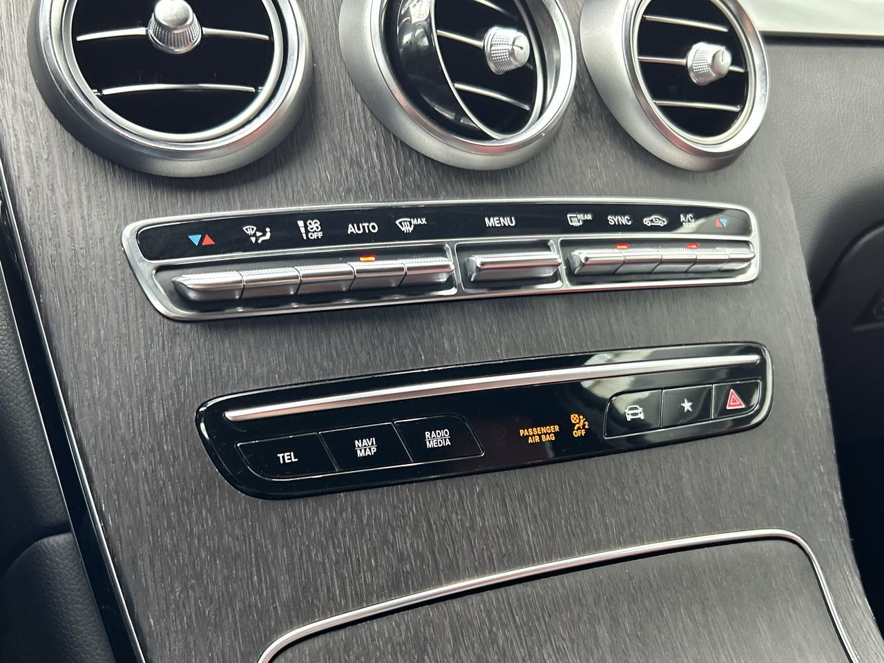 2022  GLC300