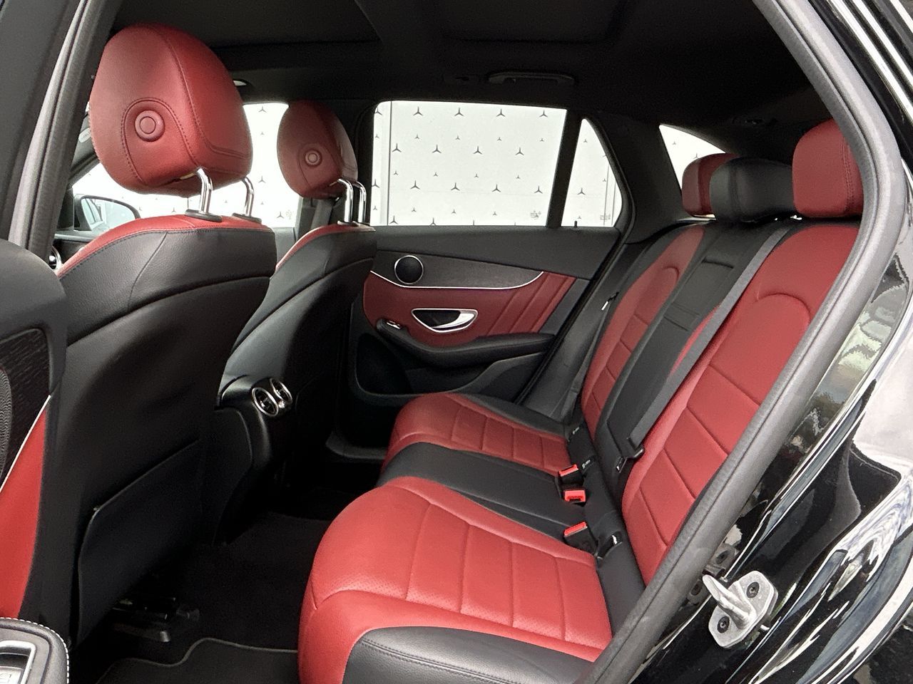 2022  GLC300