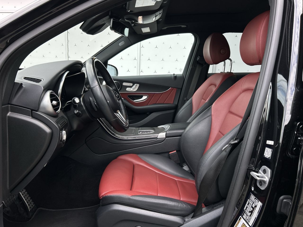 2022  GLC300