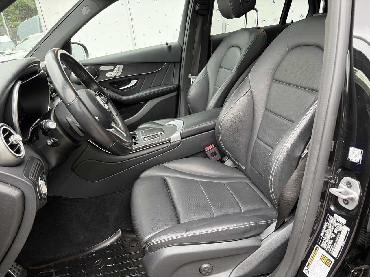 2022 Mercedes-Benz GLC300