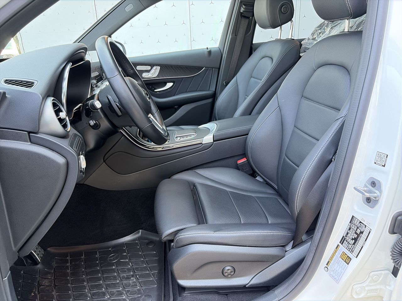 2022  GLC300