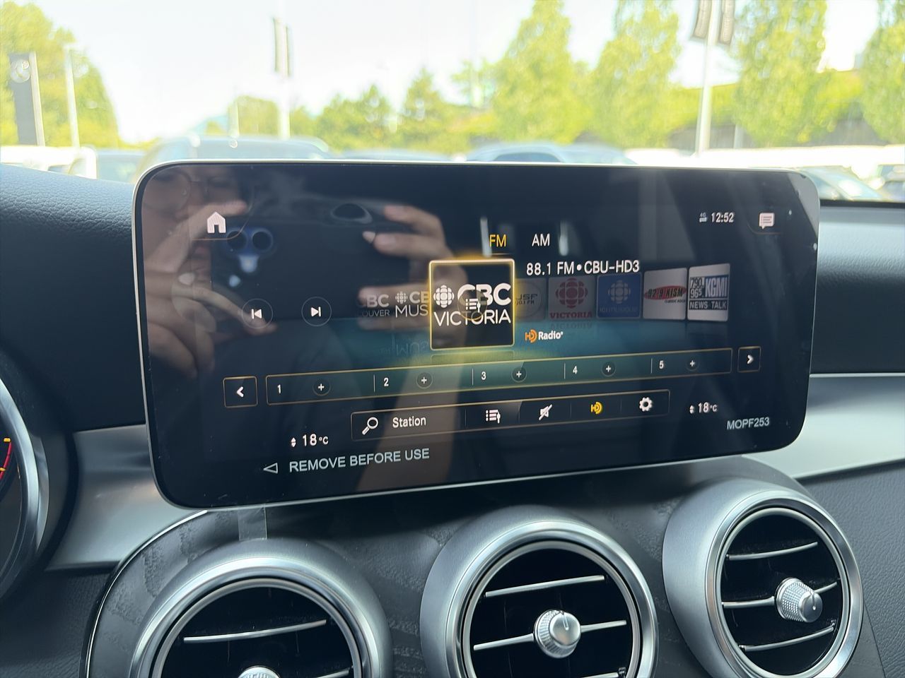 2022  GLC300