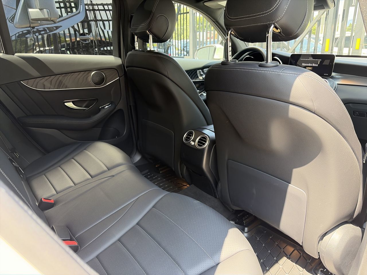 2022  GLC300