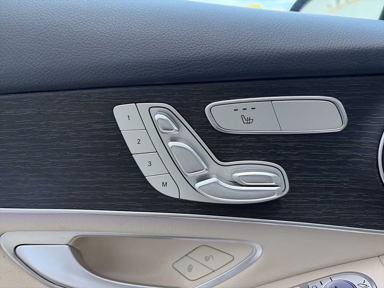 2022 Mercedes-Benz GLC300