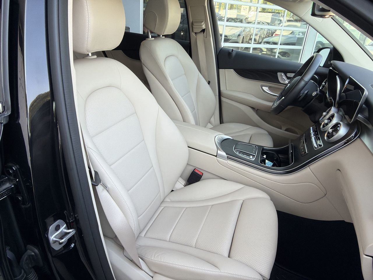2022 Mercedes-Benz GLC300