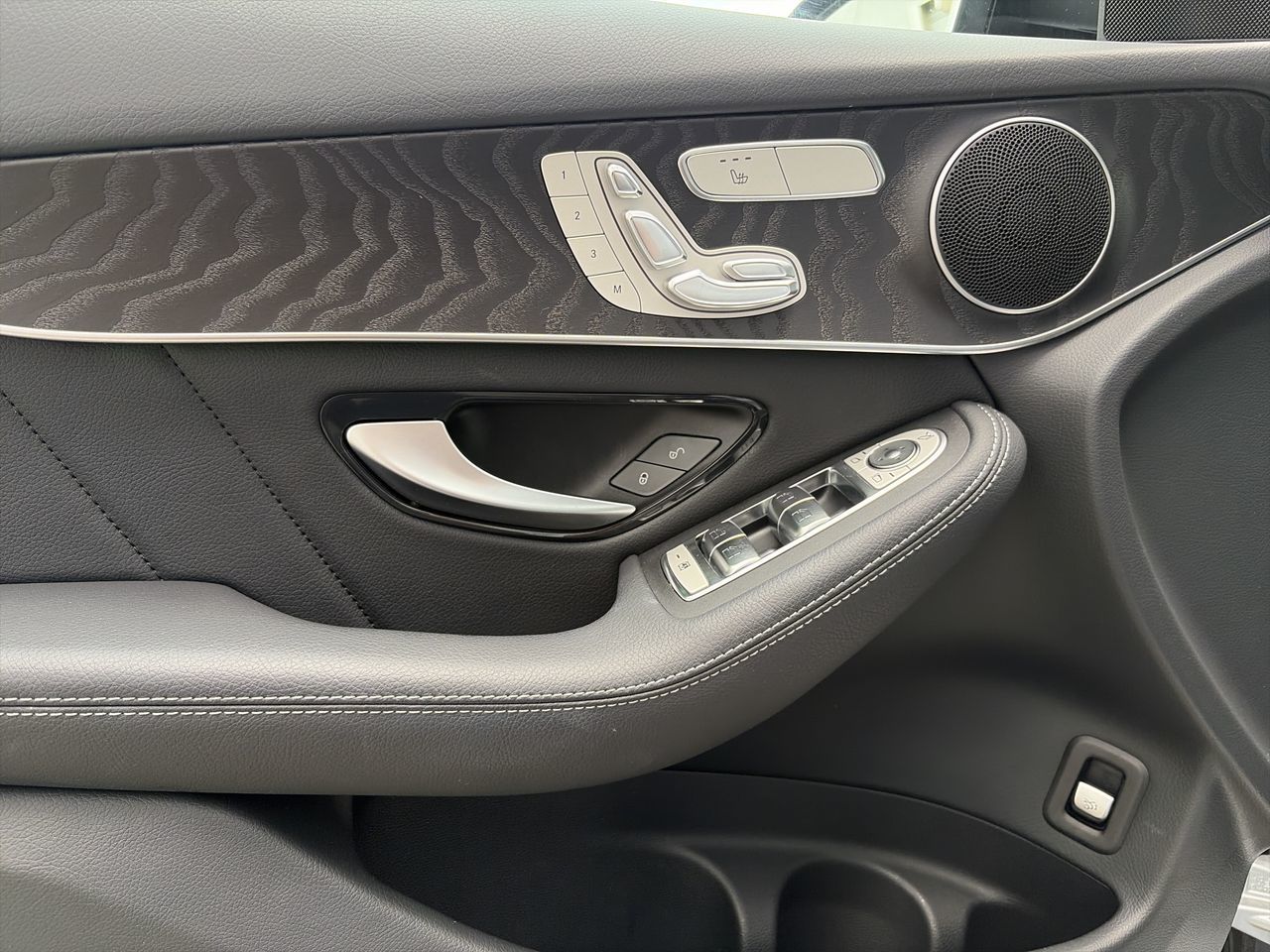 2022 Mercedes-Benz GLC300