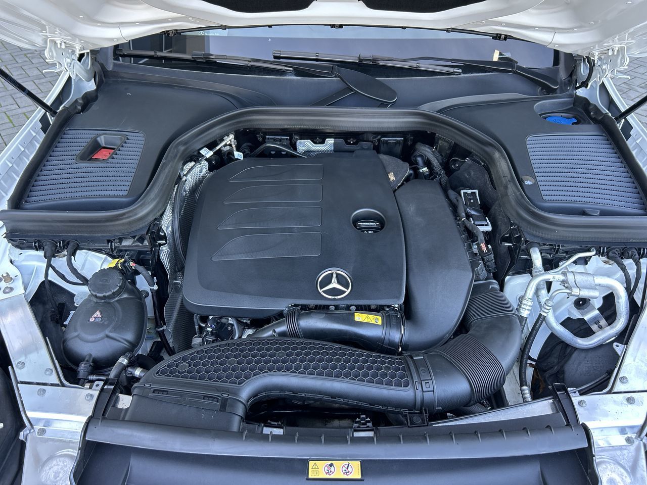 2023 Mercedes-Benz GLC300