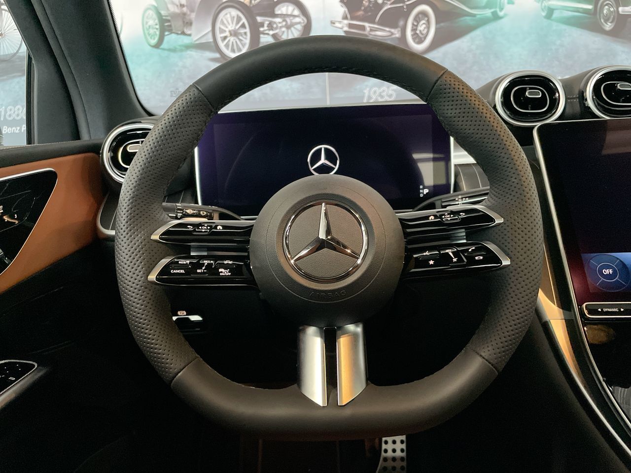 2023  GLC300