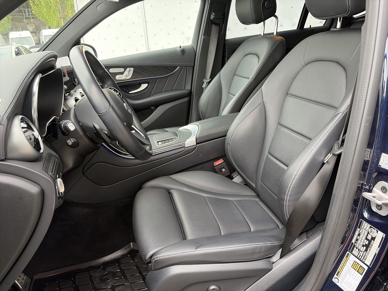 2023  GLC300
