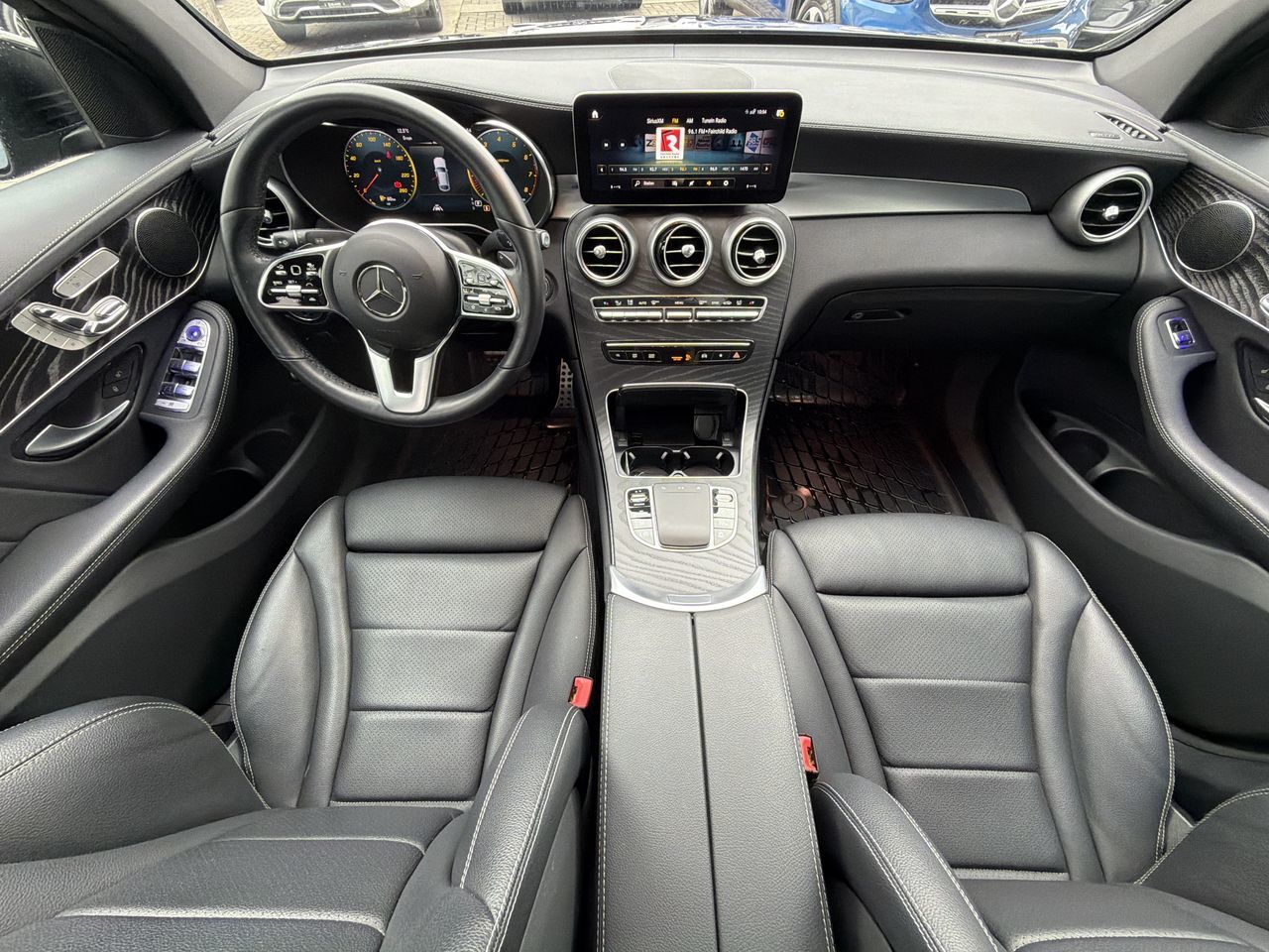 2023  GLC300