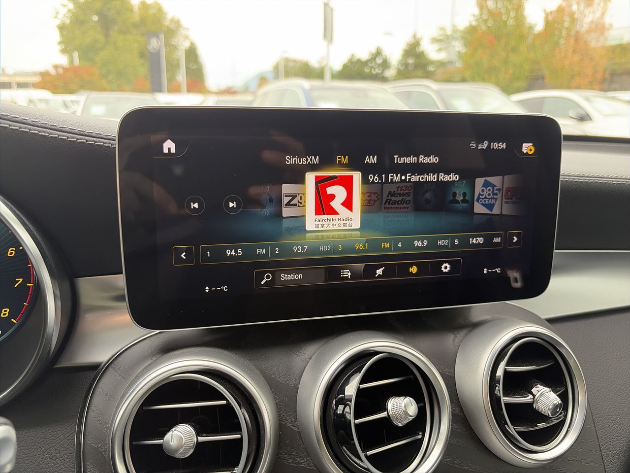 2023  GLC300