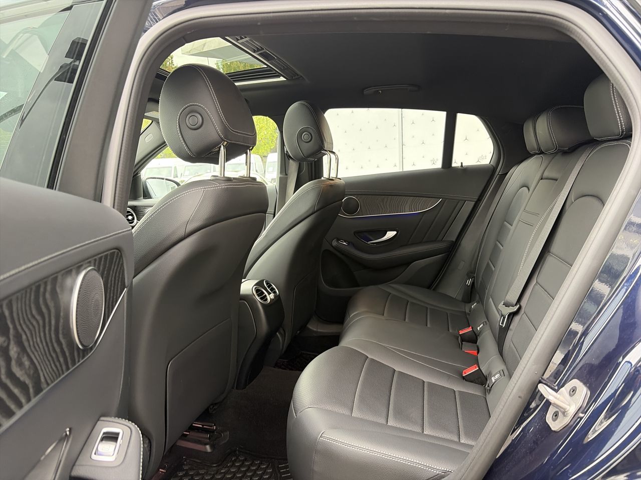2023  GLC300