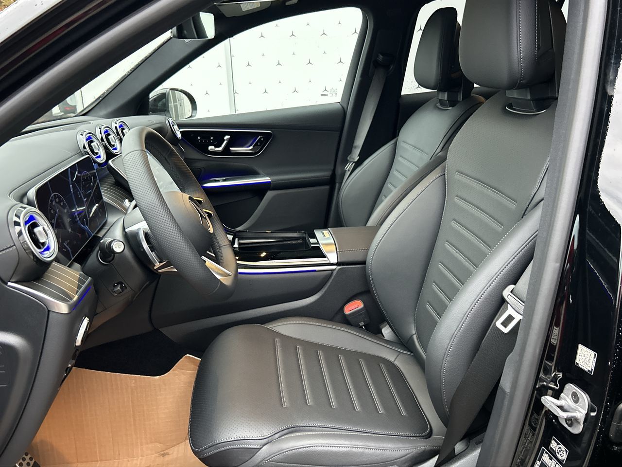2025 Mercedes-Benz GLC300 in Vancouver, British Columbia