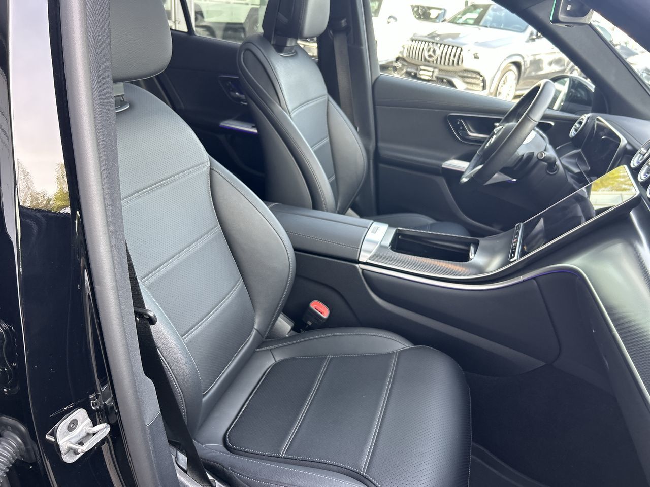 2025 Mercedes-Benz GLC300