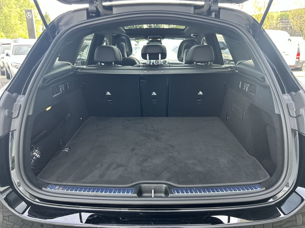 2025 Mercedes-Benz GLC300
