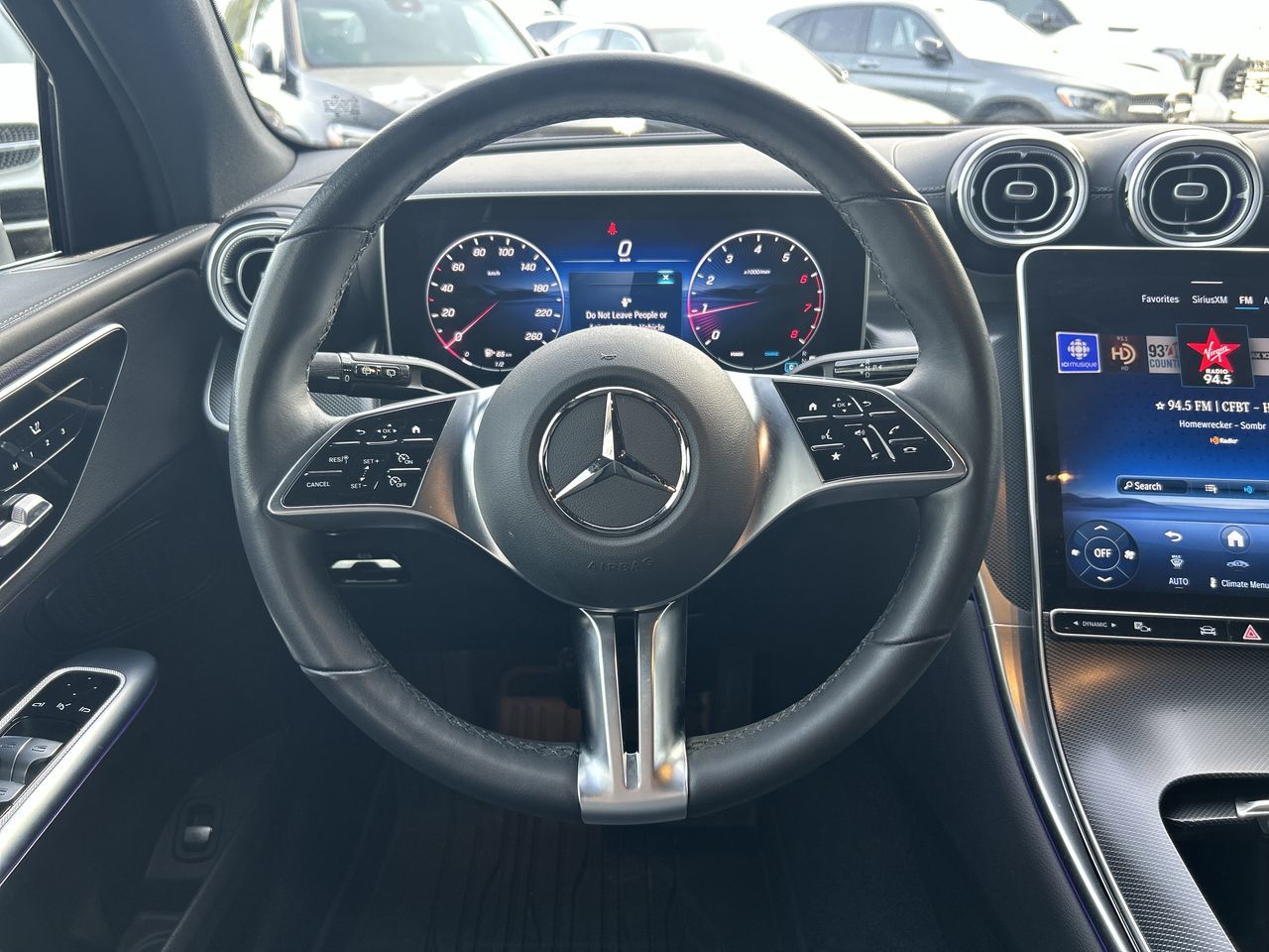 2025 Mercedes-Benz GLC300