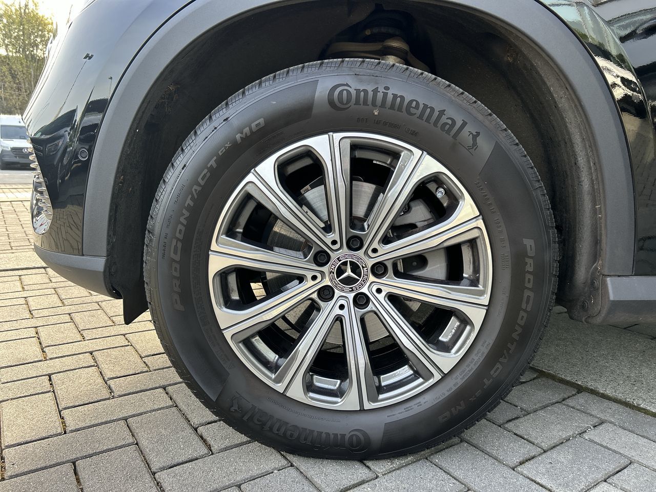 2025 Mercedes-Benz GLC300