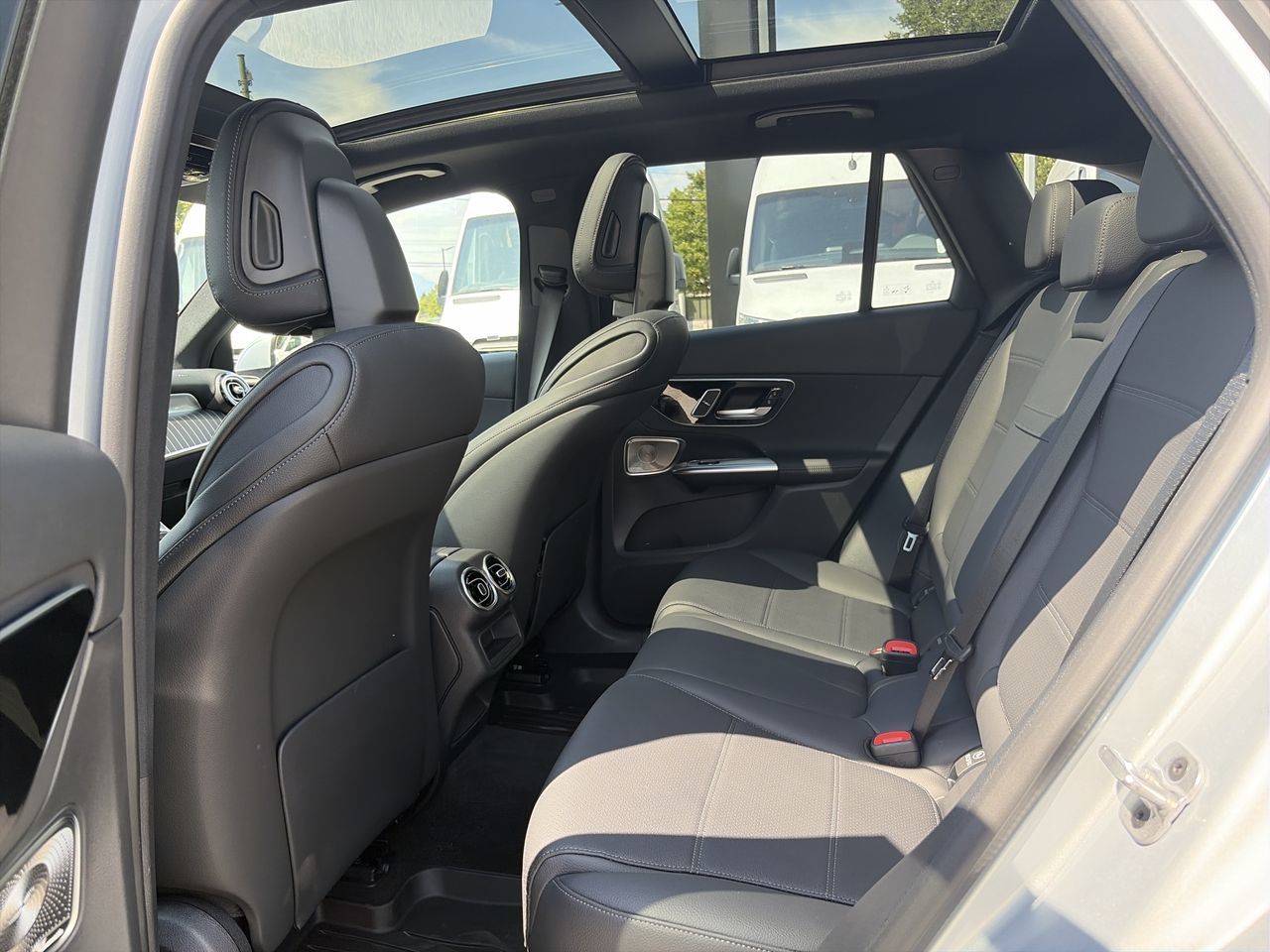 2026 Mercedes-Benz GLC300