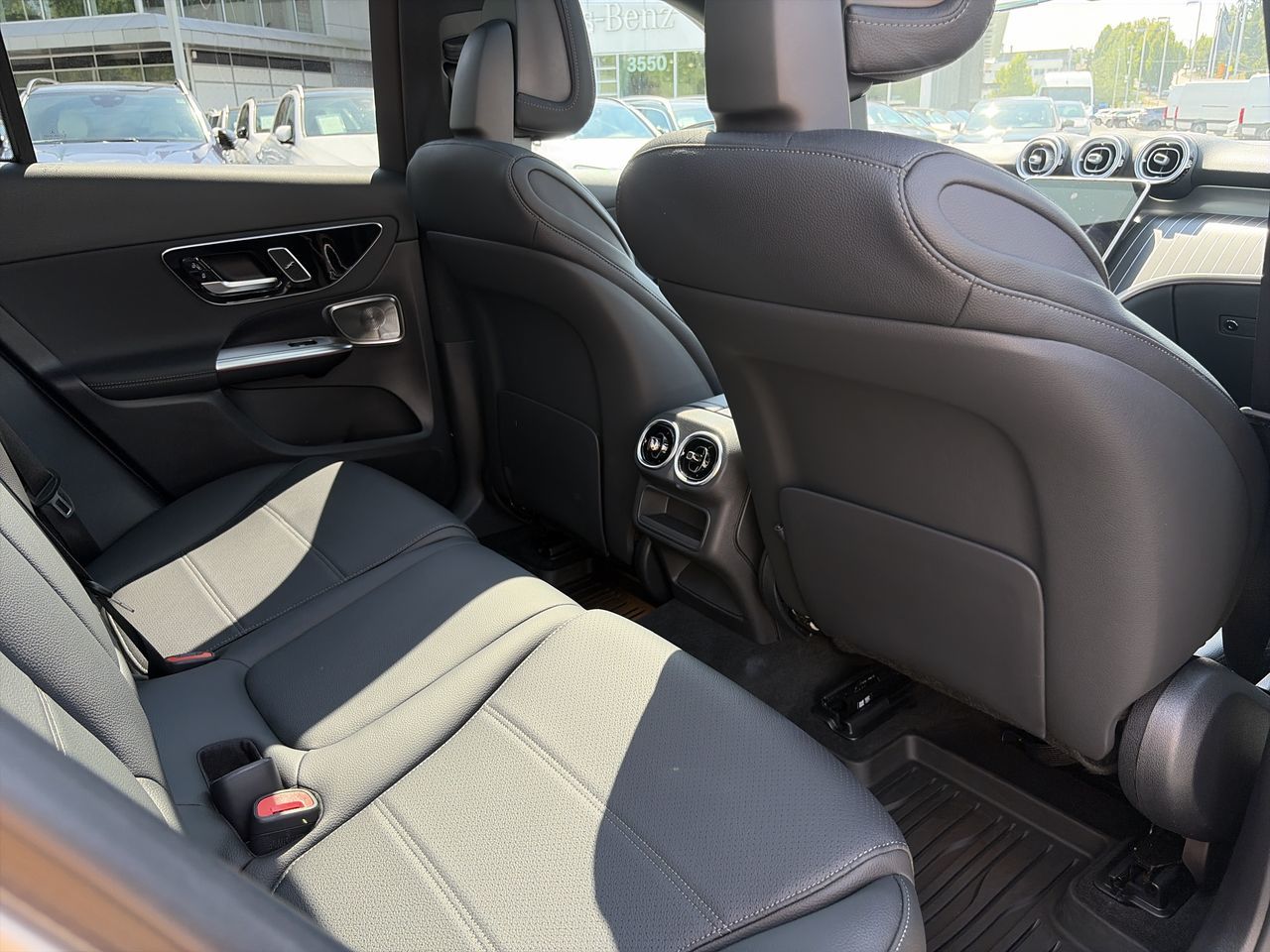 2026 Mercedes-Benz GLC300