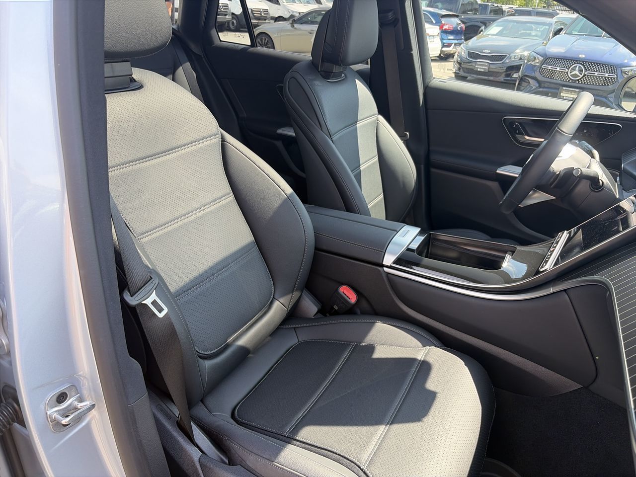 2026 Mercedes-Benz GLC300
