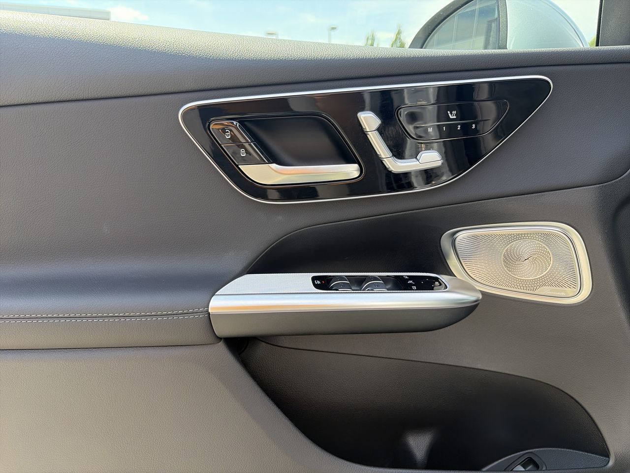 2026 Mercedes-Benz GLC300