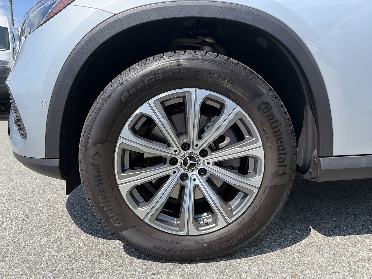 2026 Mercedes-Benz GLC300