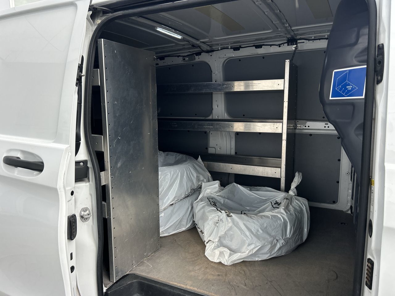 2021  Metris Cargo Van 135