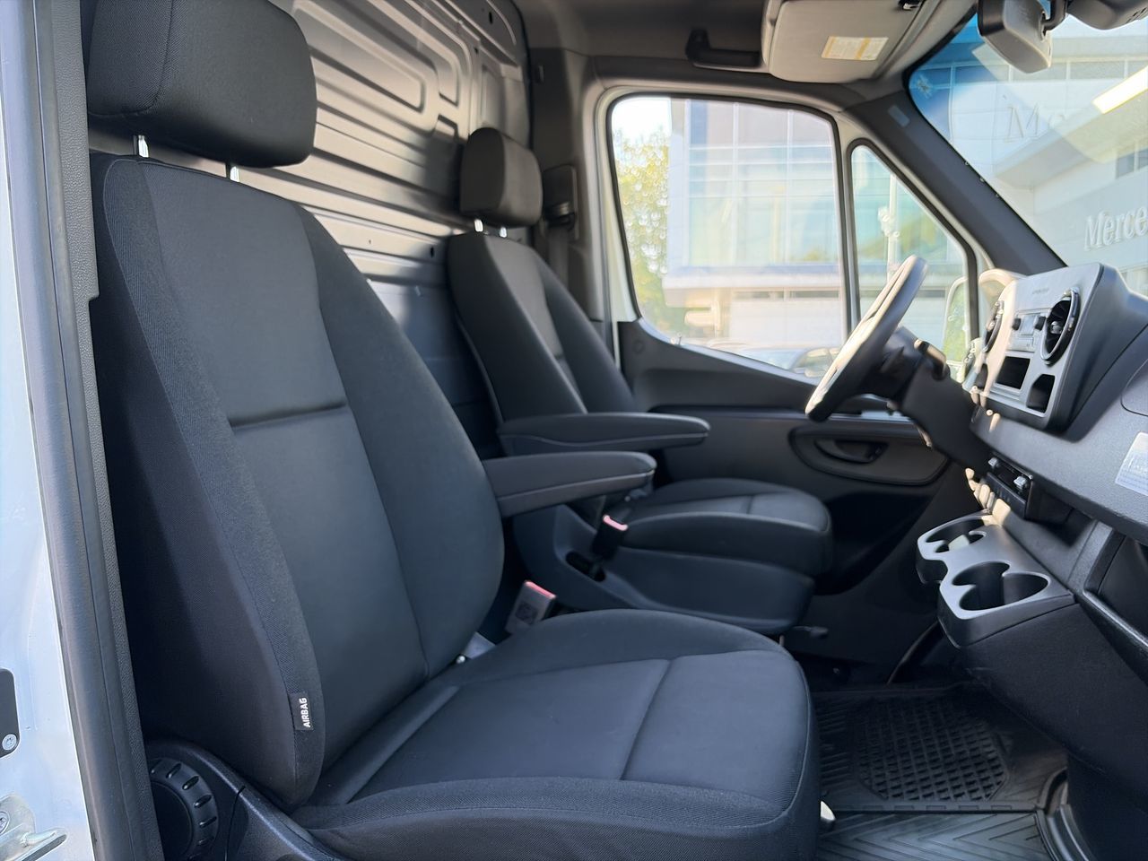 2021  Sprinter 2500 Cargo 144 (2)