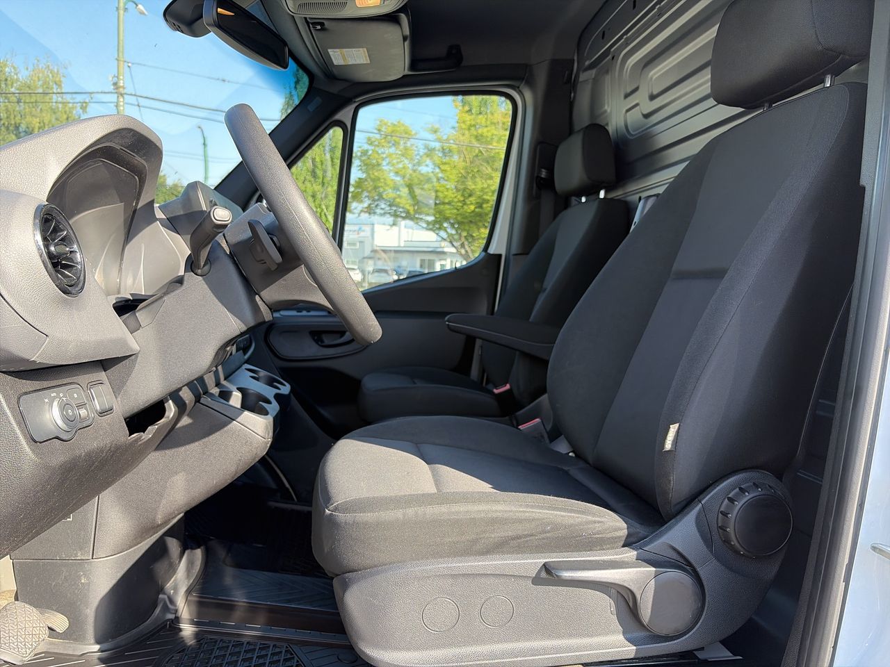 2021  Sprinter 2500 Cargo 144 (2)