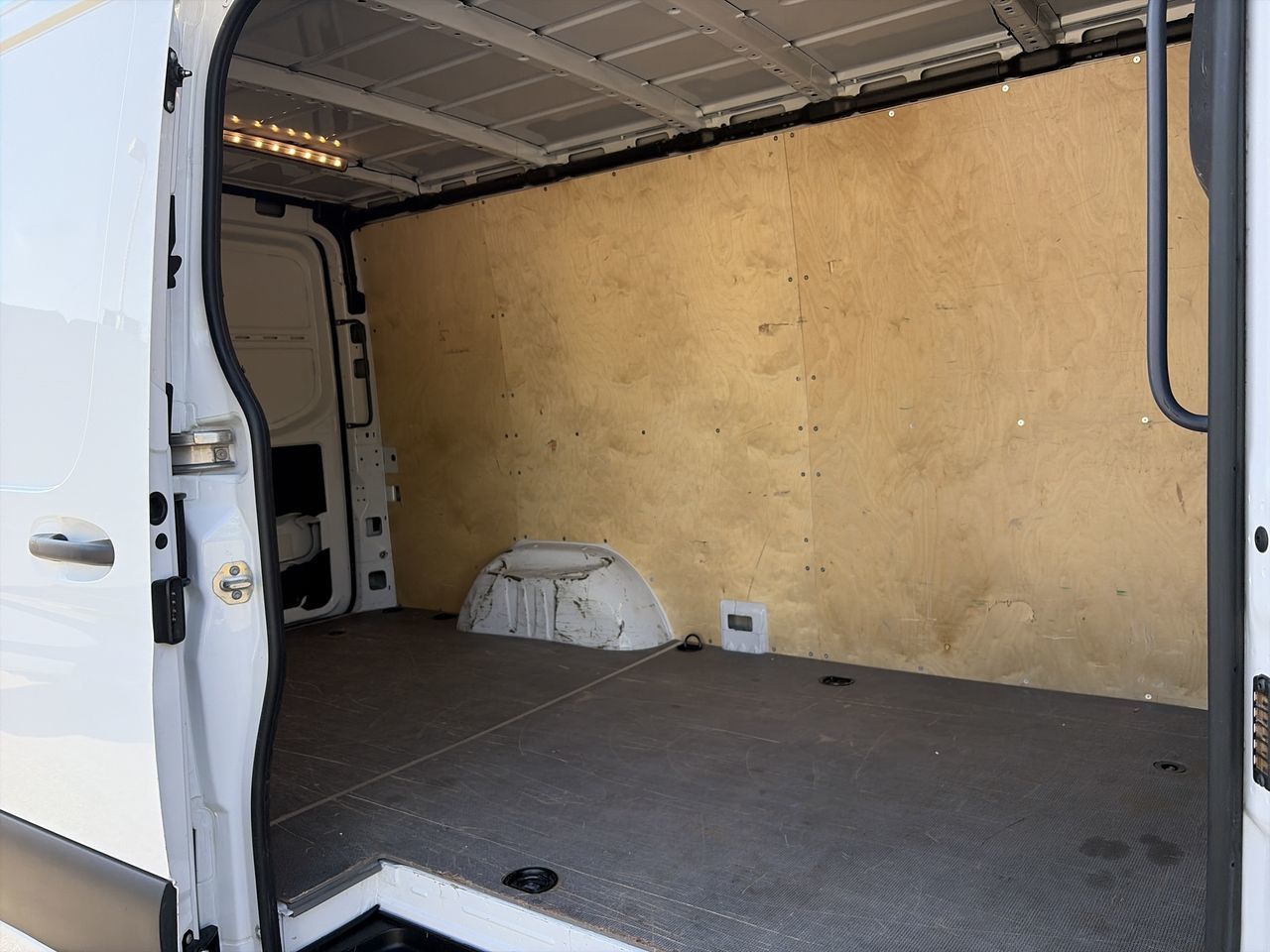 2021  Sprinter 2500 Cargo 144 (2)