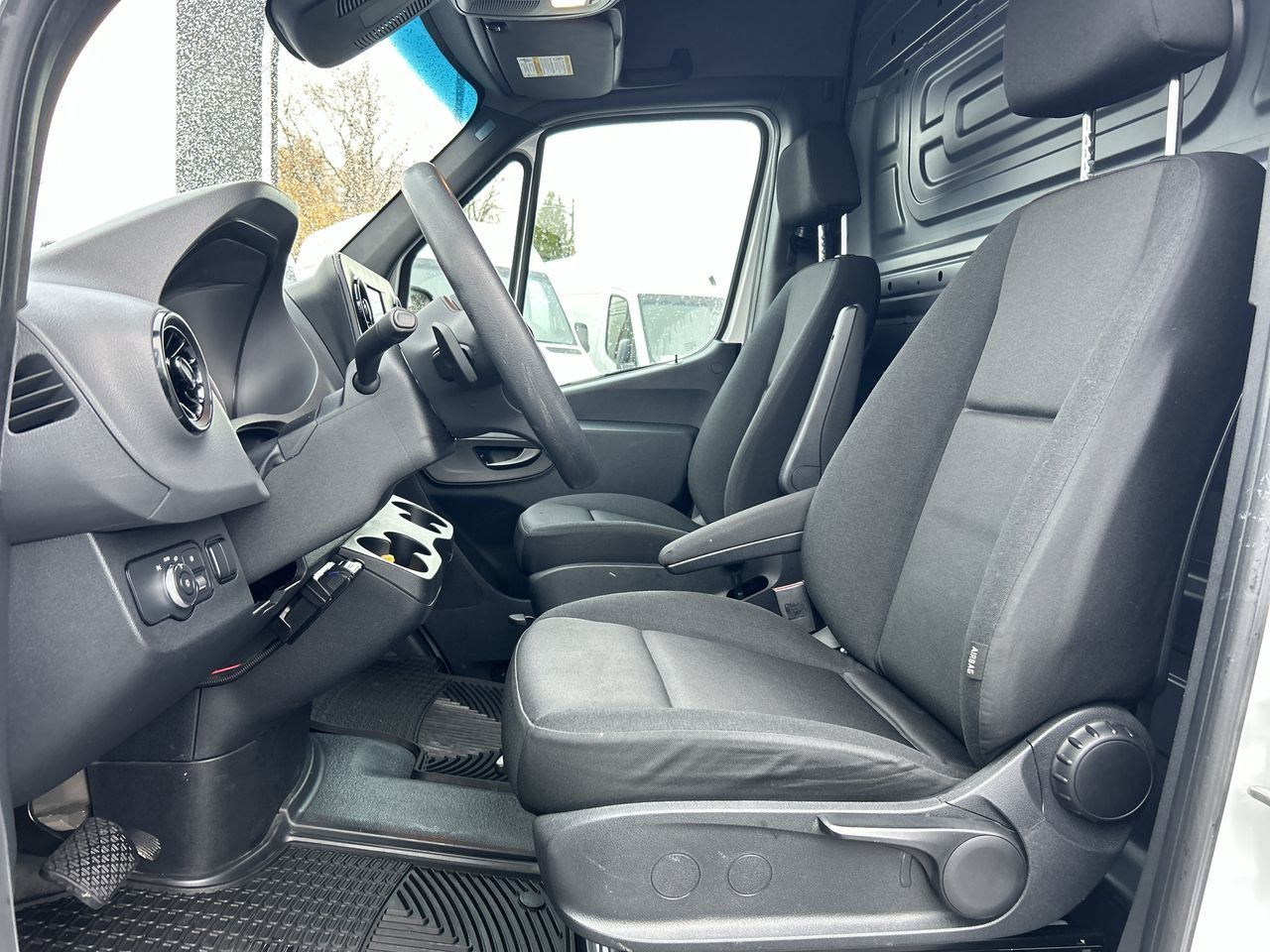 Mercedes-Benz Sprinter 2500 Cargo 144  2021 à Vancouver, Colombie-Britannique