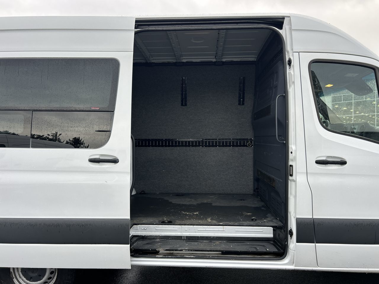 Mercedes-Benz Sprinter 2500 Cargo 144  2021 à Vancouver, Colombie-Britannique