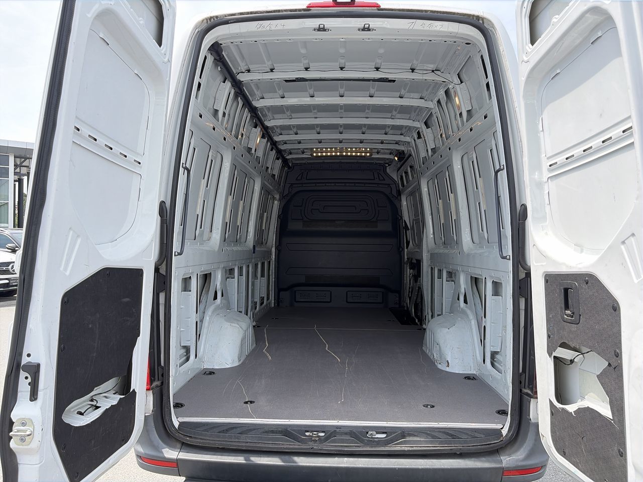 2021  Sprinter 2500 Cargo 170