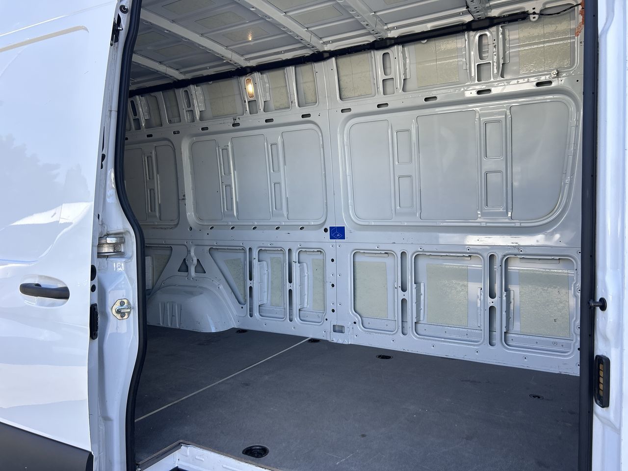 Mercedes-Benz Sprinter 2500 Cargo 170  2022 à Vancouver, Colombie-Britannique