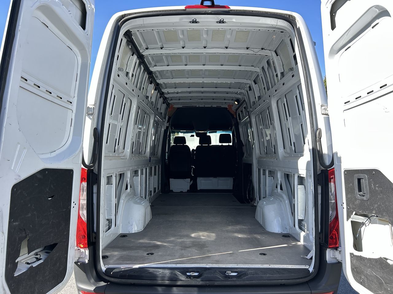 Mercedes-Benz Sprinter 2500 Cargo 170  2022 à Vancouver, Colombie-Britannique