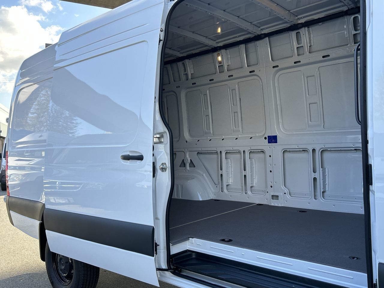 Mercedes-Benz Sprinter 2500  2024 à Vancouver, Colombie-Britannique