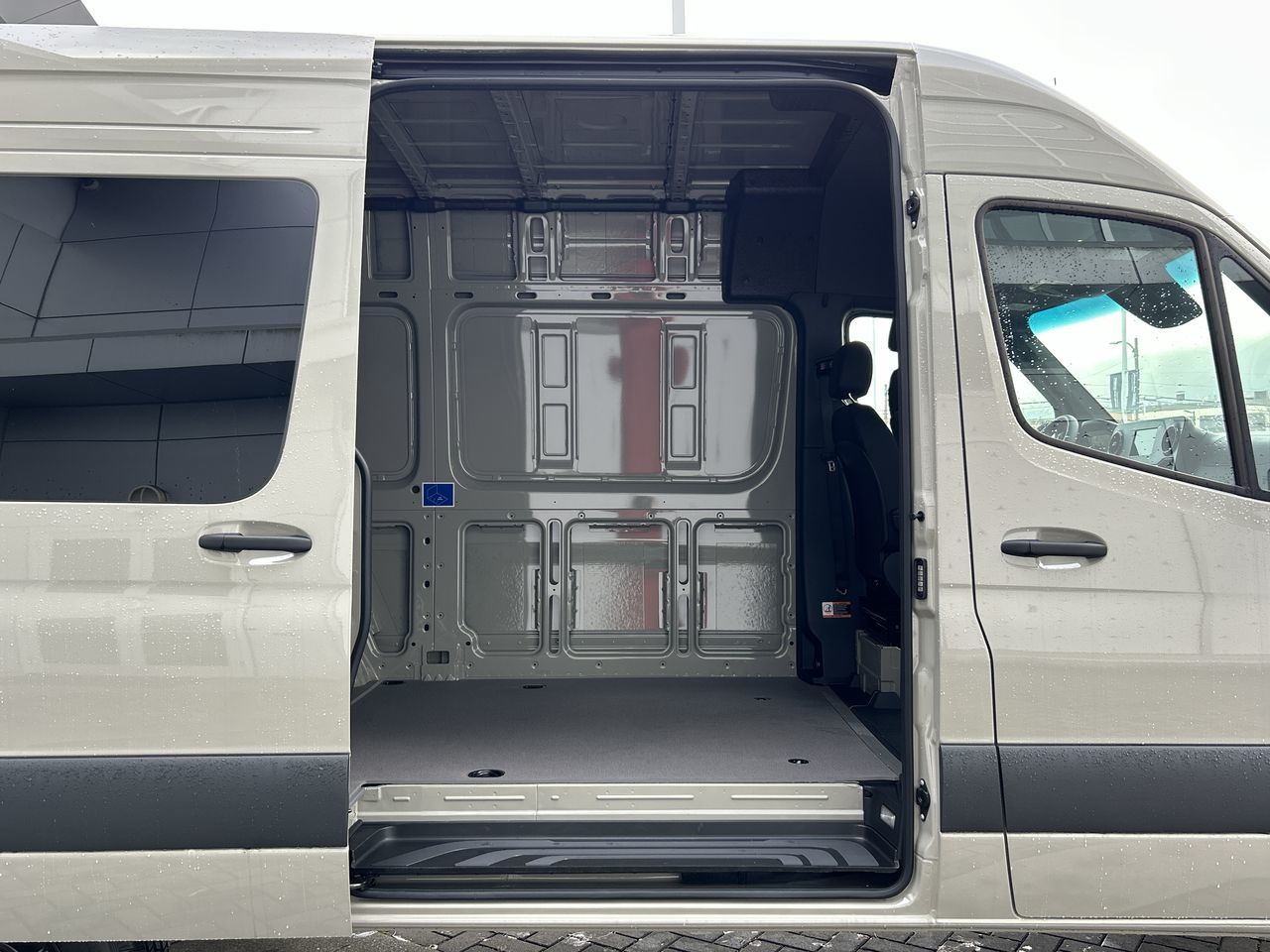 Mercedes-Benz Sprinter 2500  2024 à Vancouver, Colombie-Britannique