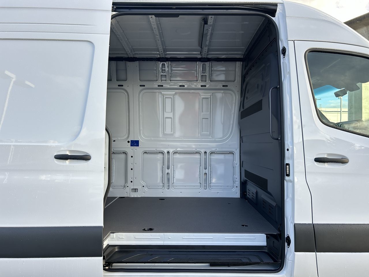 2025 Mercedes-Benz Sprinter 2500 in Vancouver, British Columbia